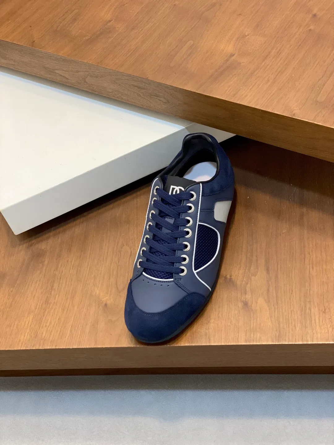 Men's shoes💰740 Dolce&Gabbana DG Cushion calfskin skate shoes｜Embellished with DG logo｜Lightweight, grippy two-tone TPU outsole adopts innovative design to provide excellent performance｜Jacquard label adds timeless style｜Original imported cowhide｜Multiple material splicing design｜Imported cowhide lining Cowhide foot pads｜Original TPU two-color elastic outsole Size: 39-44 (customized at 38.45.46)